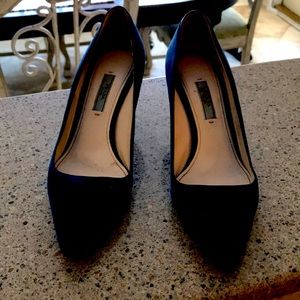 Manolo Blahnik pumps 81/2 navy